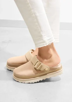 UGG slippers w goldenstar villa clog camel