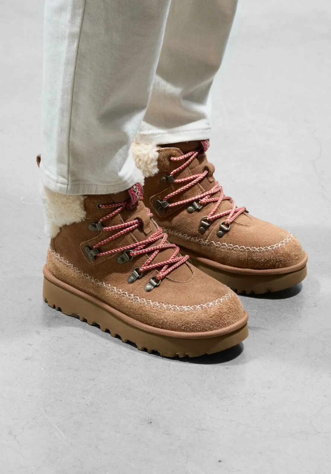 UGG snowboots classic alpine lace-up cognac Sale