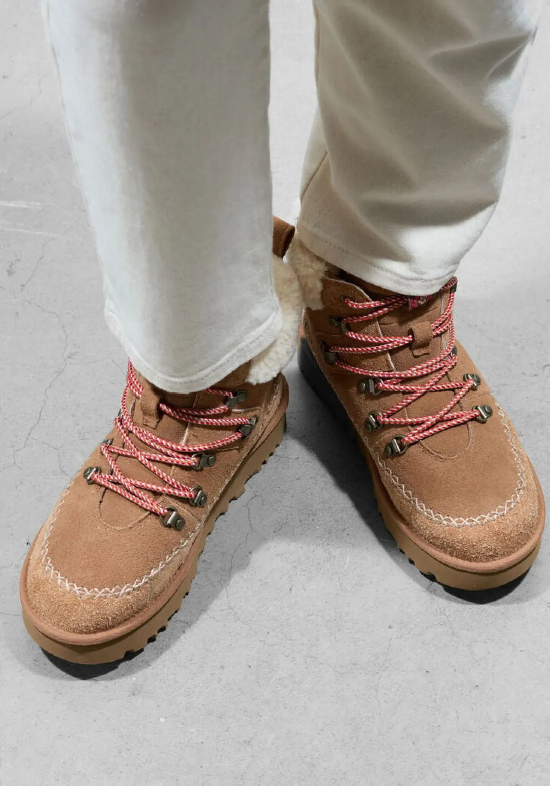 UGG snowboots classic alpine lace-up cognac Sale