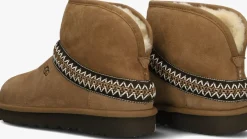 UGG vachtlaarzen classic mini crescent cognac