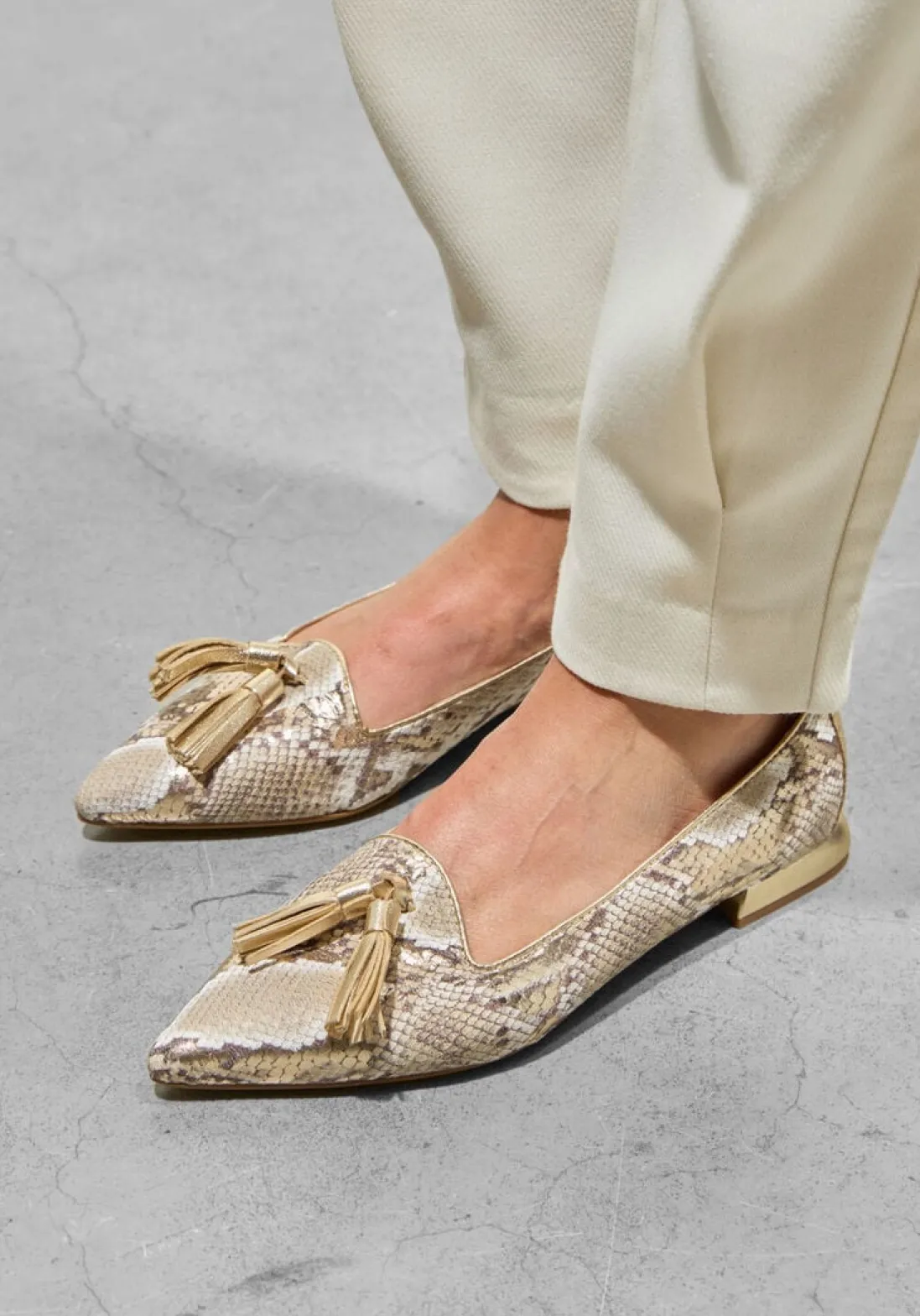 STEFANO LAURAN en loafers pisa goud New