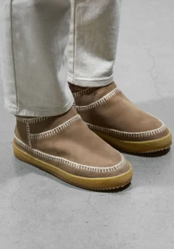 LAIDBACKLONDON vachtlaarzen nyuki low crochet taupe