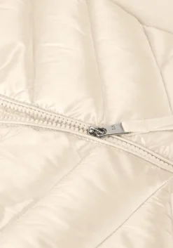 BEAUMONT te jack devi wit New