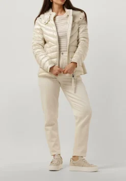 BEAUMONT te jack devi wit New