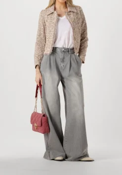 RESORT FINEST te t-shirt v-neck t-shirt wit Sale