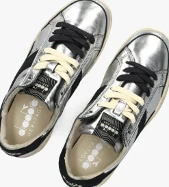 DIADORA HERITAGE en lage sneakers prestige metal used zilver Hot