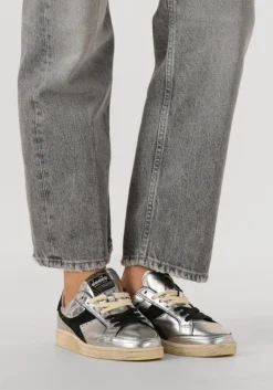 DIADORA HERITAGE en lage sneakers prestige metal used zilver Hot